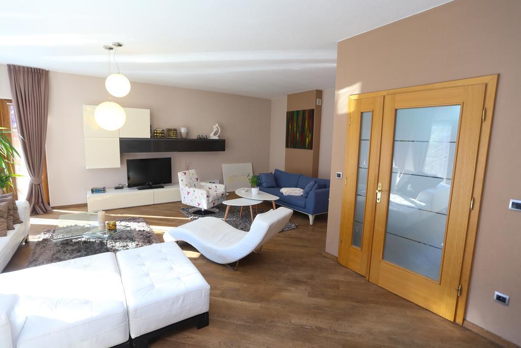 Farah Superior Apartments Bihać Esterno foto