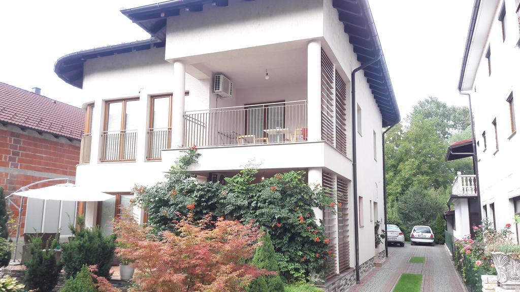 Farah Superior Apartments Bihać Esterno foto